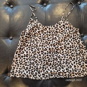 💥4 for $25💥 Leopard print cropped tank top